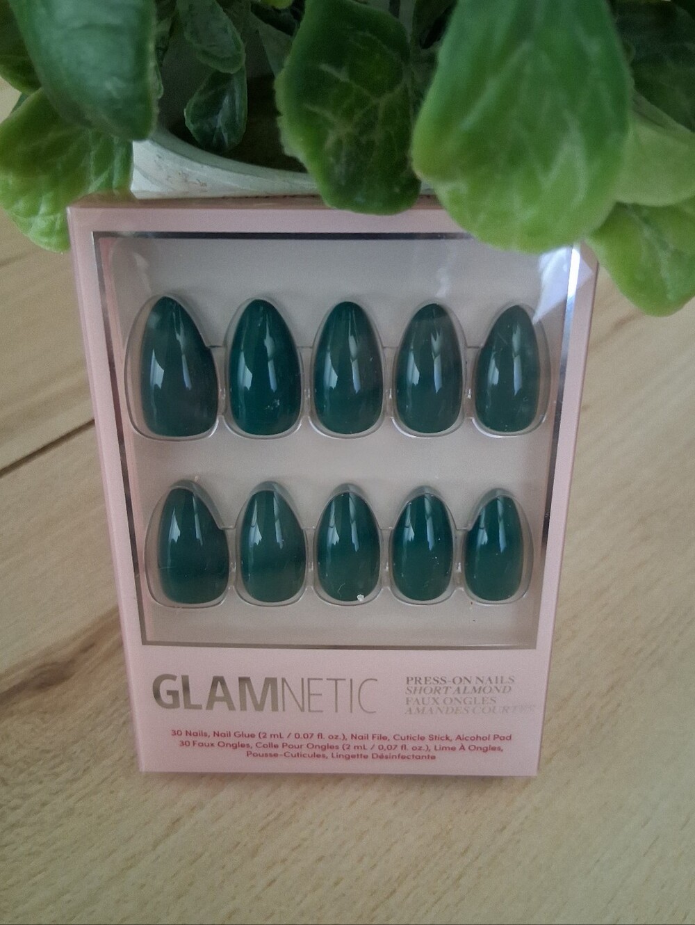 Glamnetics Press On Nails Short Almond In Emetald Green Beautiful Color